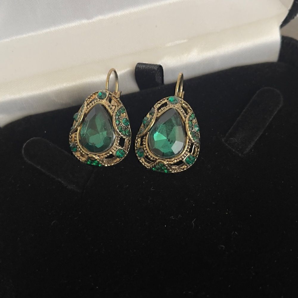 Vintage green gold tone earrings